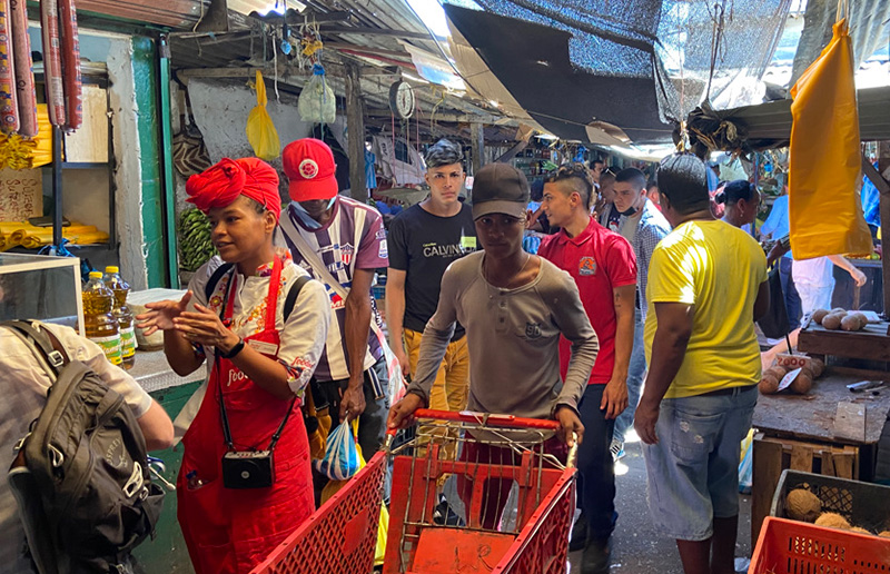 bazurto-market-crowded-walkway-cartagena.jpg